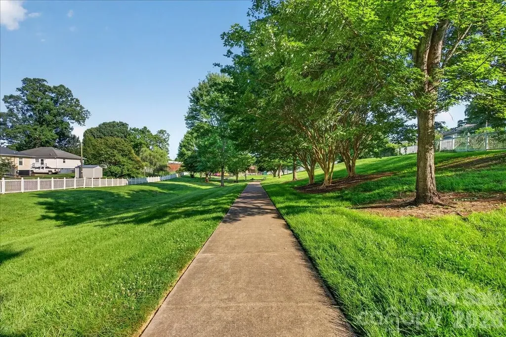 113 Pleasant Street Belmont NC 28012