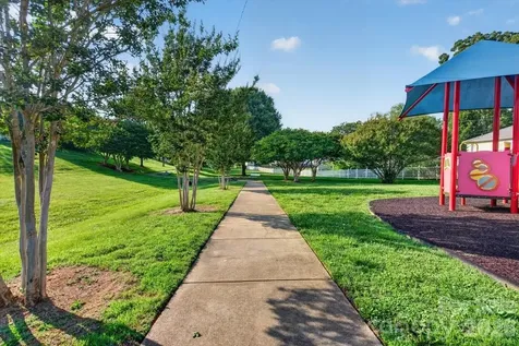 113 Pleasant Street Belmont NC 28012