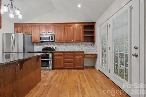 1436 20th Avenue Place NE Hickory NC 28601