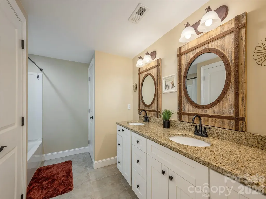167 Tatham Road Hendersonville NC 28792