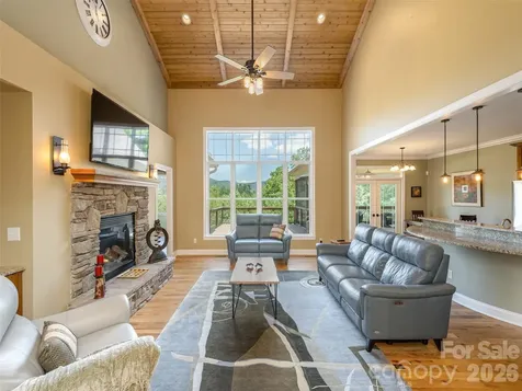 167 Tatham Road Hendersonville NC 28792