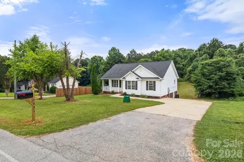2931 Greenleaf Road Clover SC 29710