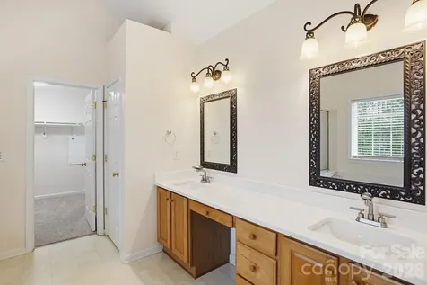 2940 Shady Reach Lane Charlotte NC 28214
