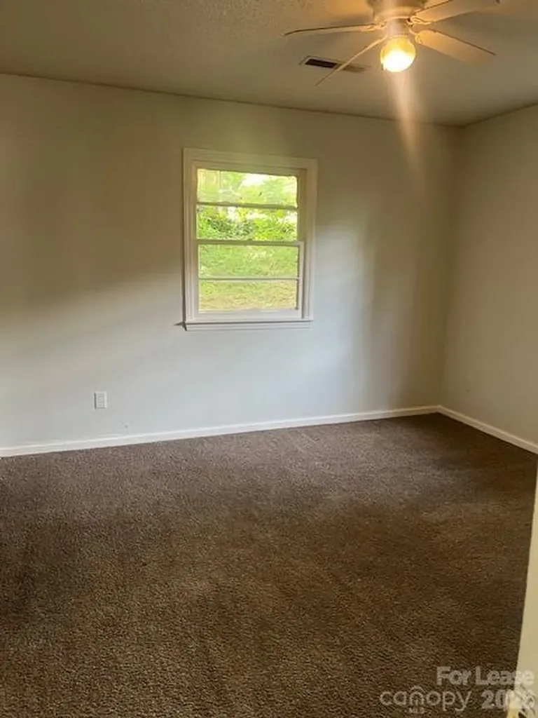 318 Salisbury Road Statesville NC 28677