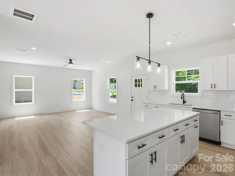 2806 Willow Street Charlotte NC 28208