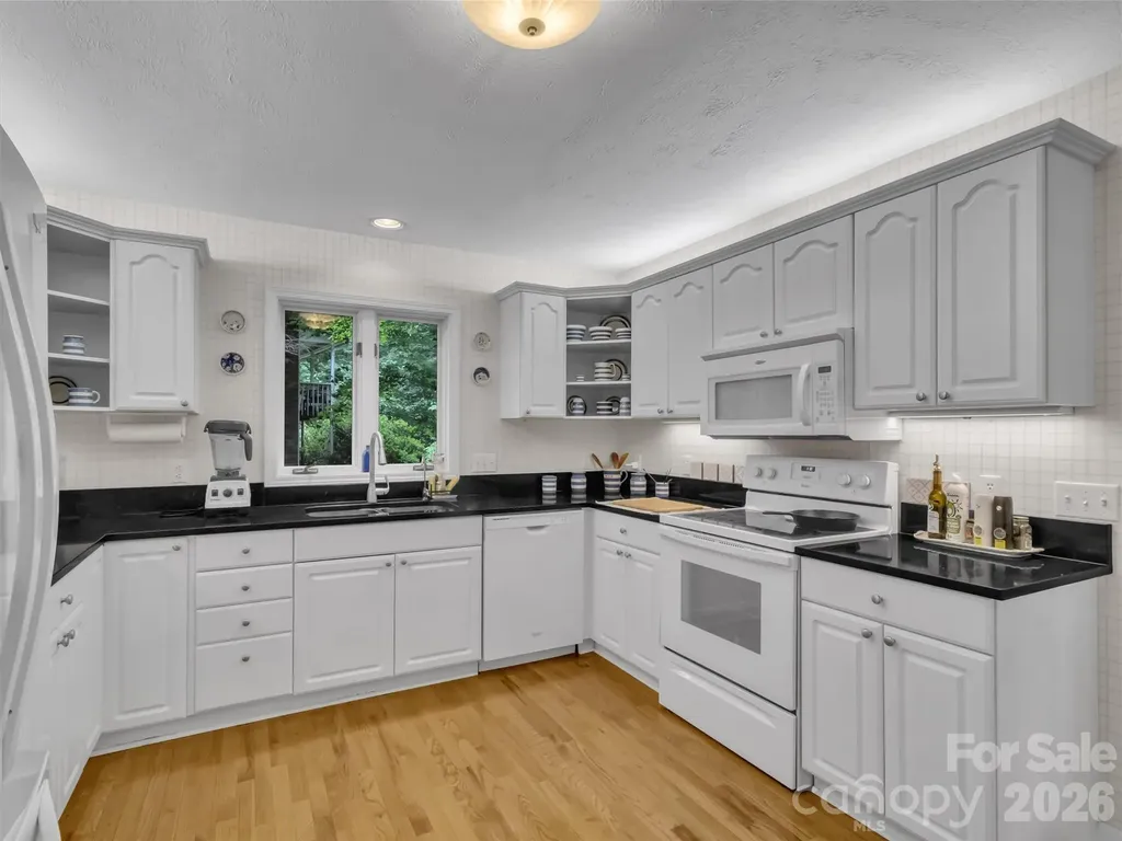 228 Crescent Drive Lake Junaluska NC 28745