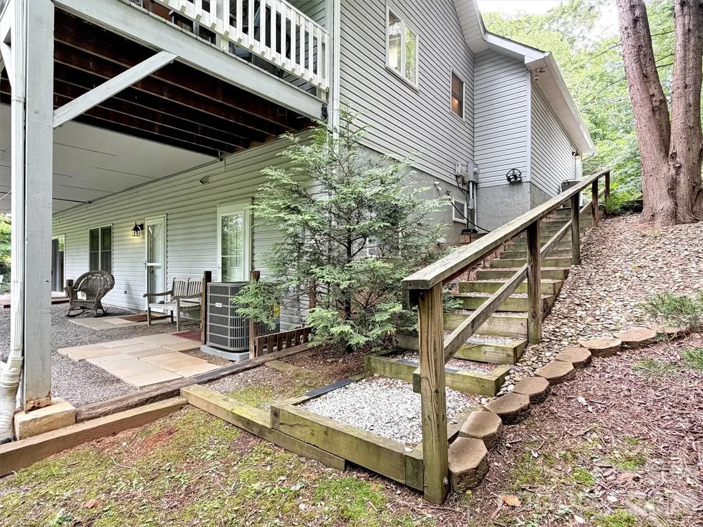 228 Crescent Drive Lake Junaluska NC 28745