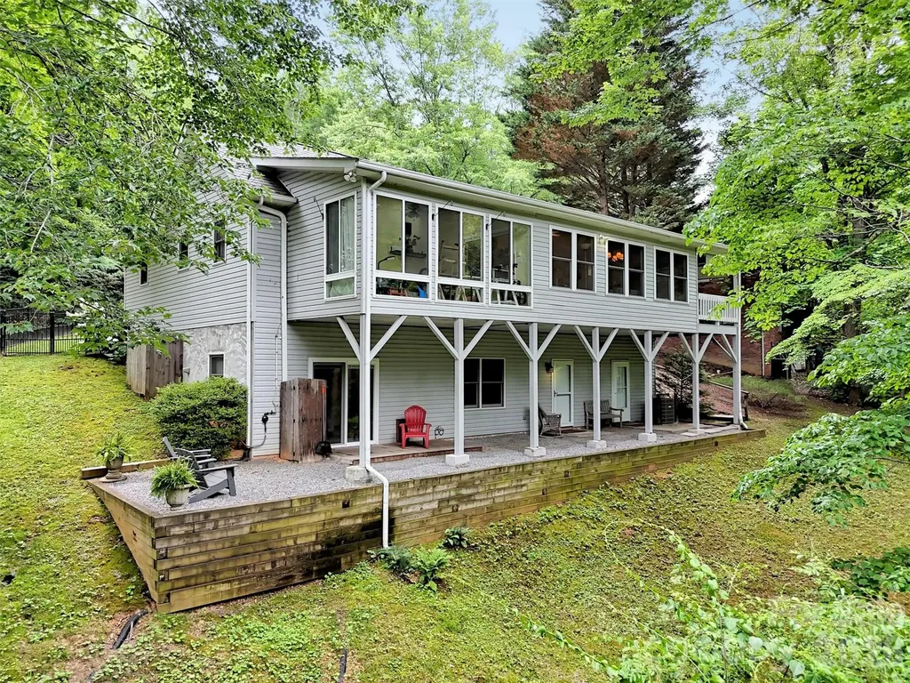 228 Crescent Drive Lake Junaluska NC 28745