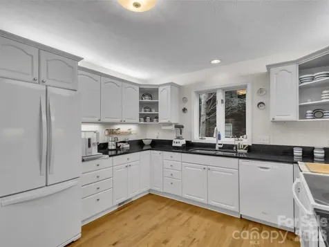 228 Crescent Drive Lake Junaluska NC 28745