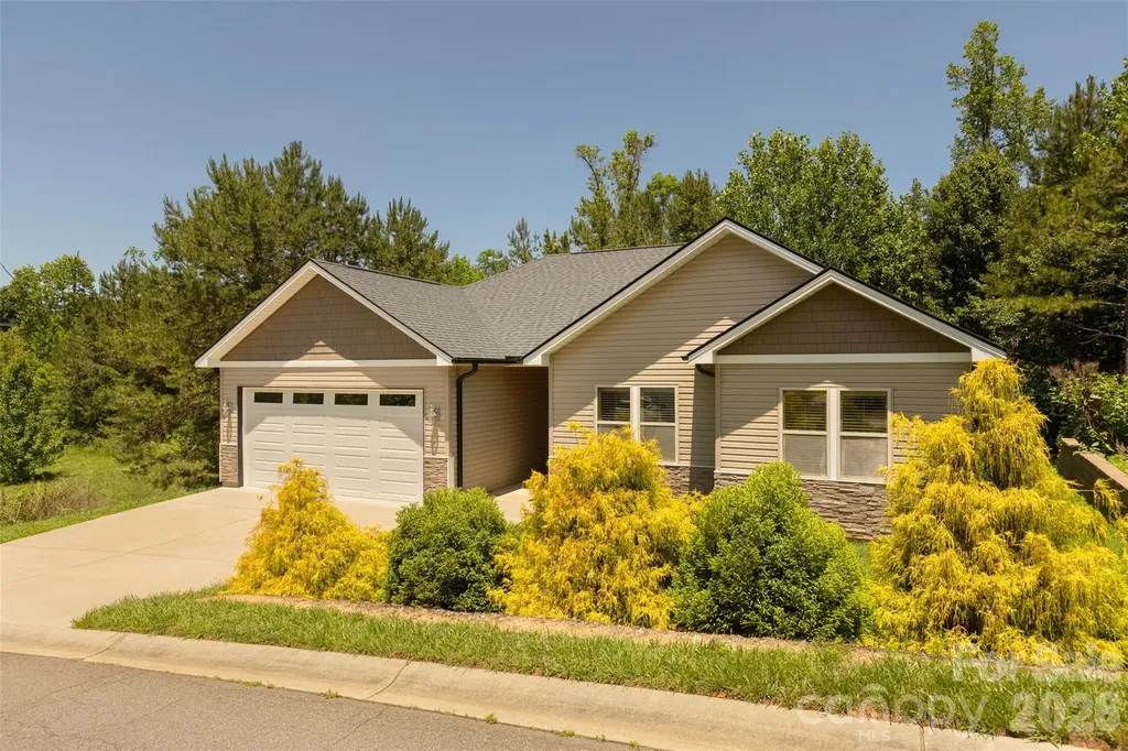 48 River Walk Drive Asheville NC 28804