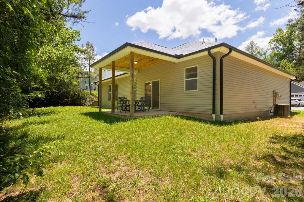 48 River Walk Drive Asheville NC 28804