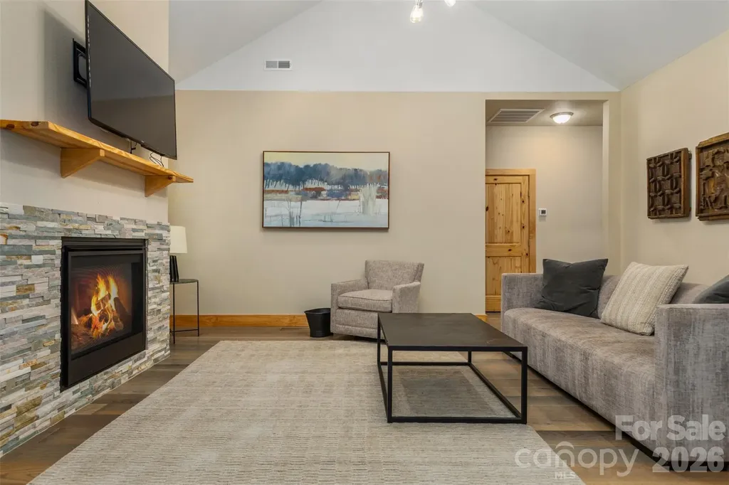 48 River Walk Drive Asheville NC 28804