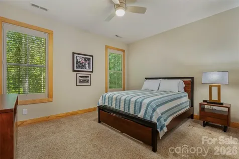 48 River Walk Drive Asheville NC 28804