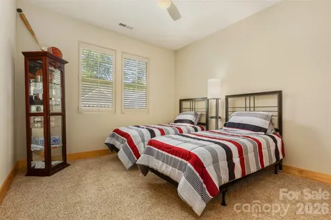 48 River Walk Drive Asheville NC 28804