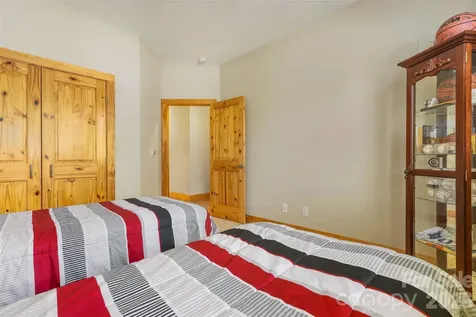 48 River Walk Drive Asheville NC 28804