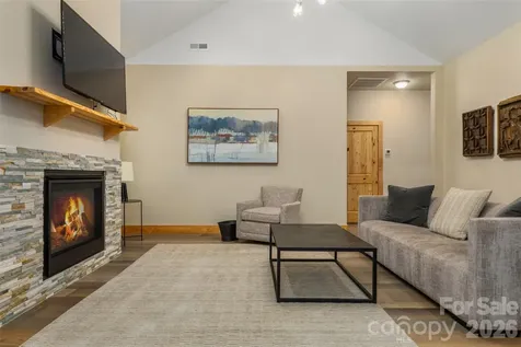 48 River Walk Drive Asheville NC 28804