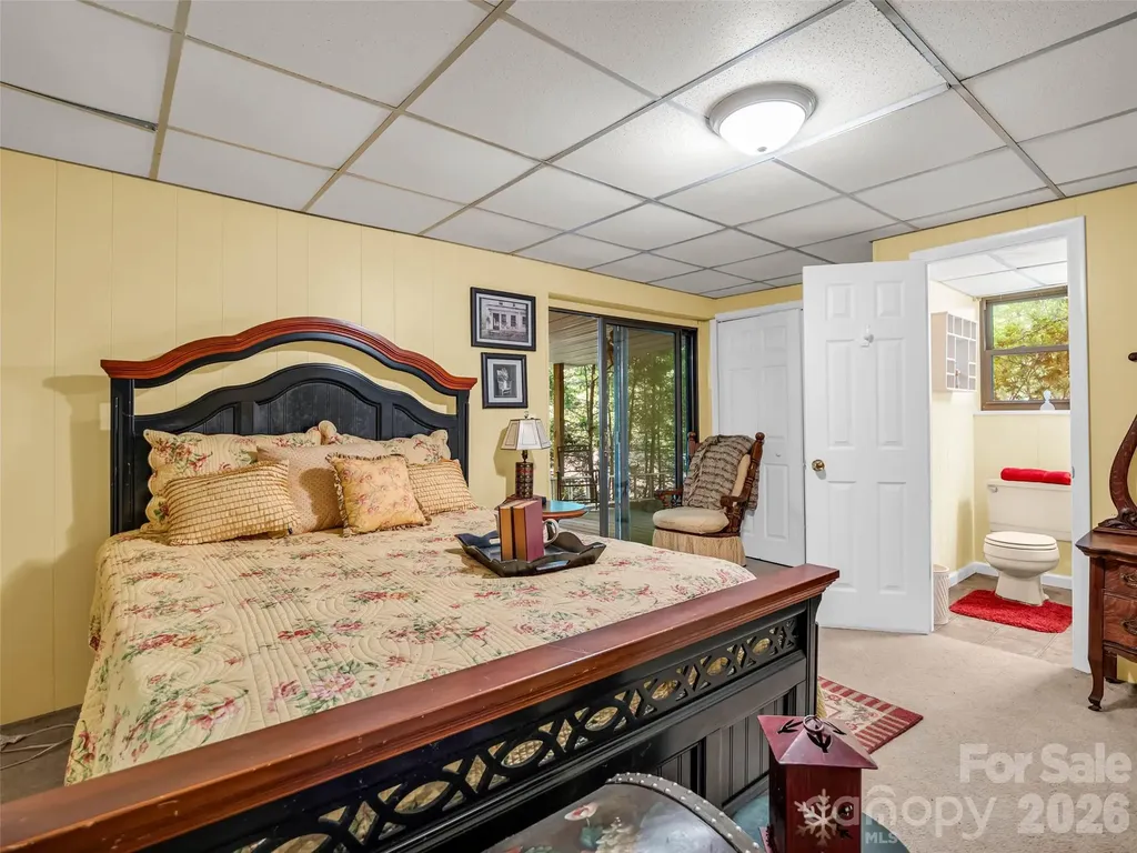 1208 Forest Lake Heights Drive Nebo NC 28761
