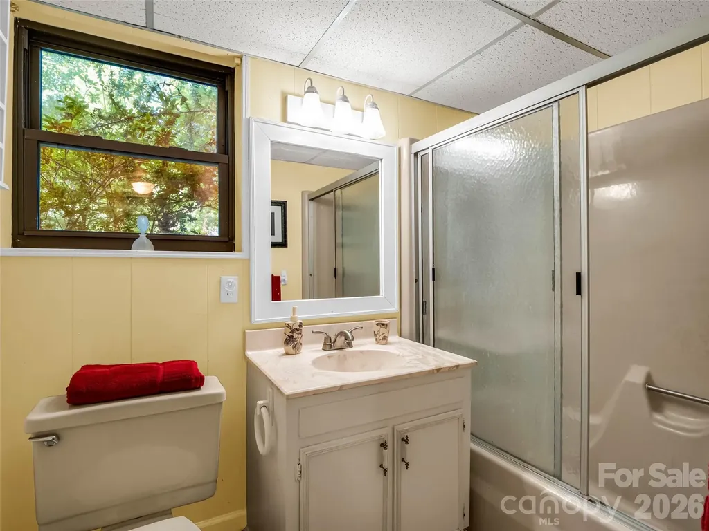 1208 Forest Lake Heights Drive Nebo NC 28761
