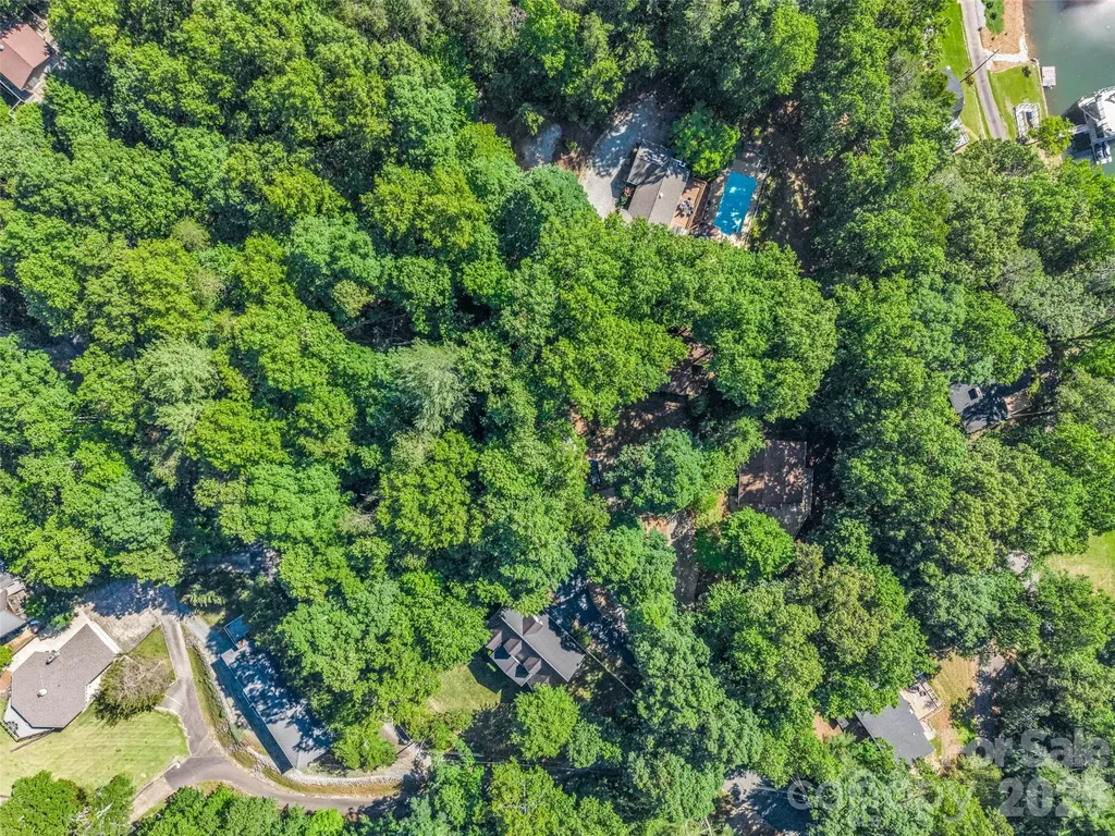 1208 Forest Lake Heights Drive Nebo NC 28761