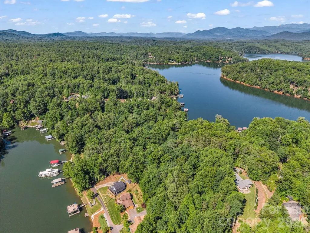 1208 Forest Lake Heights Drive Nebo NC 28761