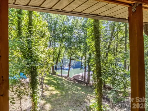 1208 Forest Lake Heights Drive Nebo NC 28761