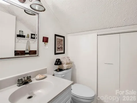 1208 Forest Lake Heights Drive Nebo NC 28761