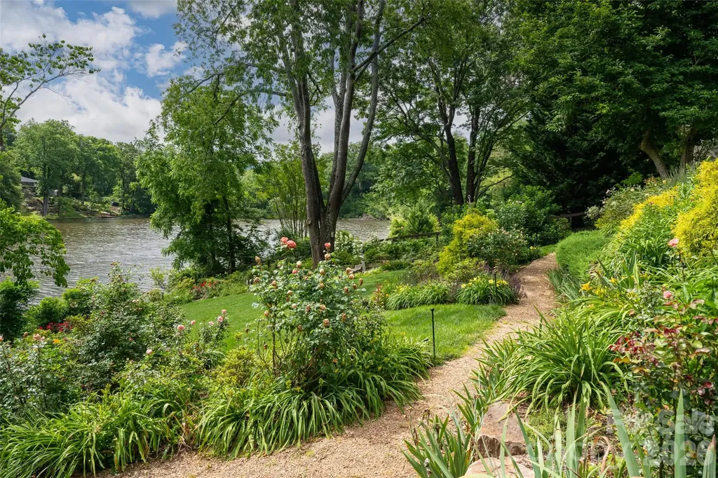 305 Lakewood Drive Asheville NC 28803