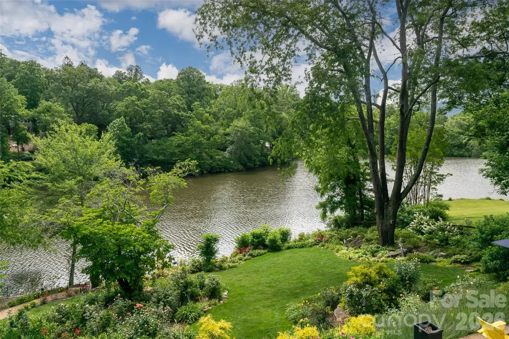 305 Lakewood Drive Asheville NC 28803