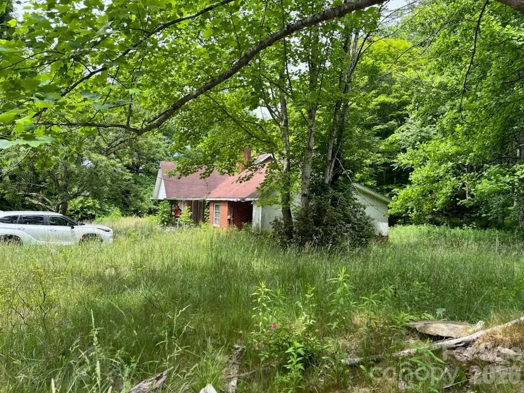 1771 Hughes Gap Road Bakersville NC 28705