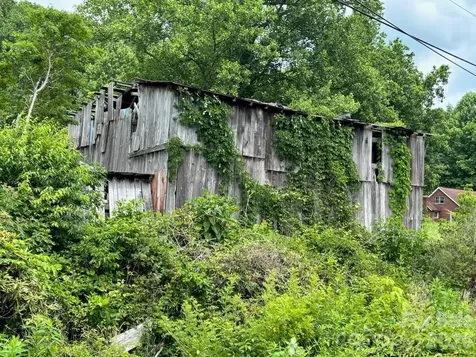 1771 Hughes Gap Road Bakersville NC 28705