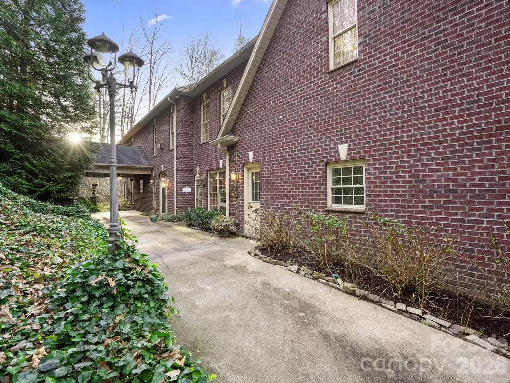 2983 Rockwood Drive Lenoir NC 28645