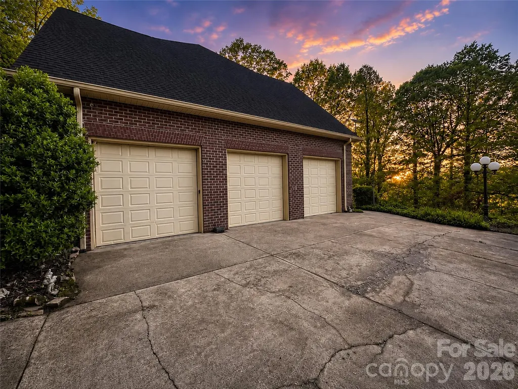 2983 Rockwood Drive Lenoir NC 28645