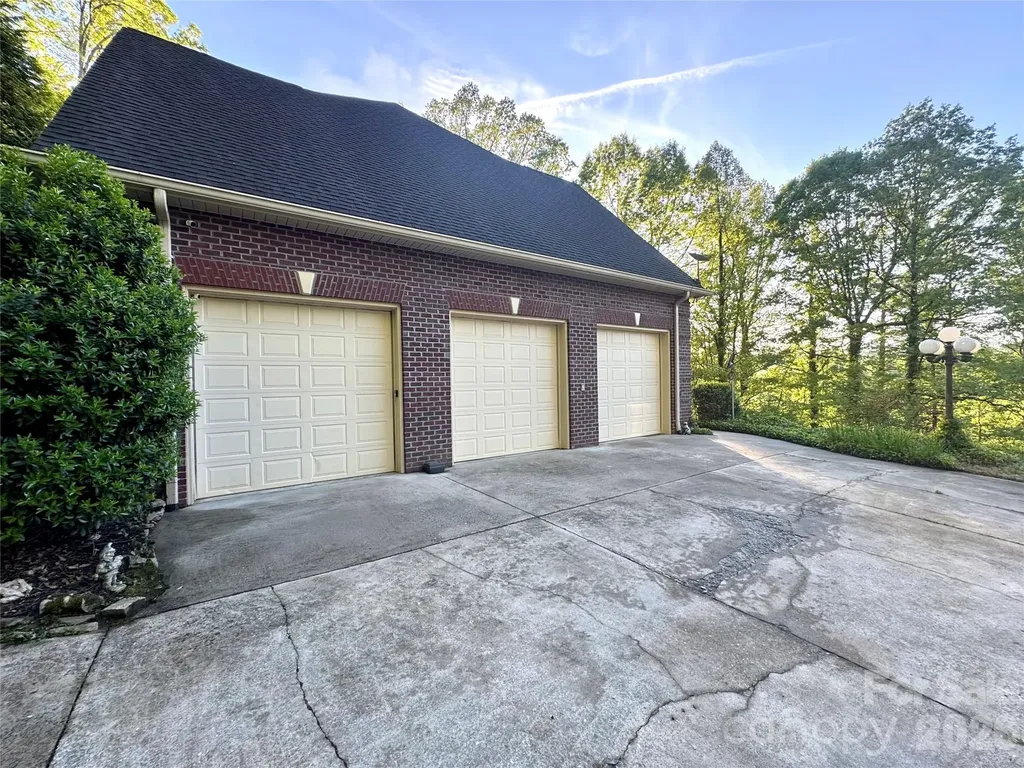 2983 Rockwood Drive Lenoir NC 28645