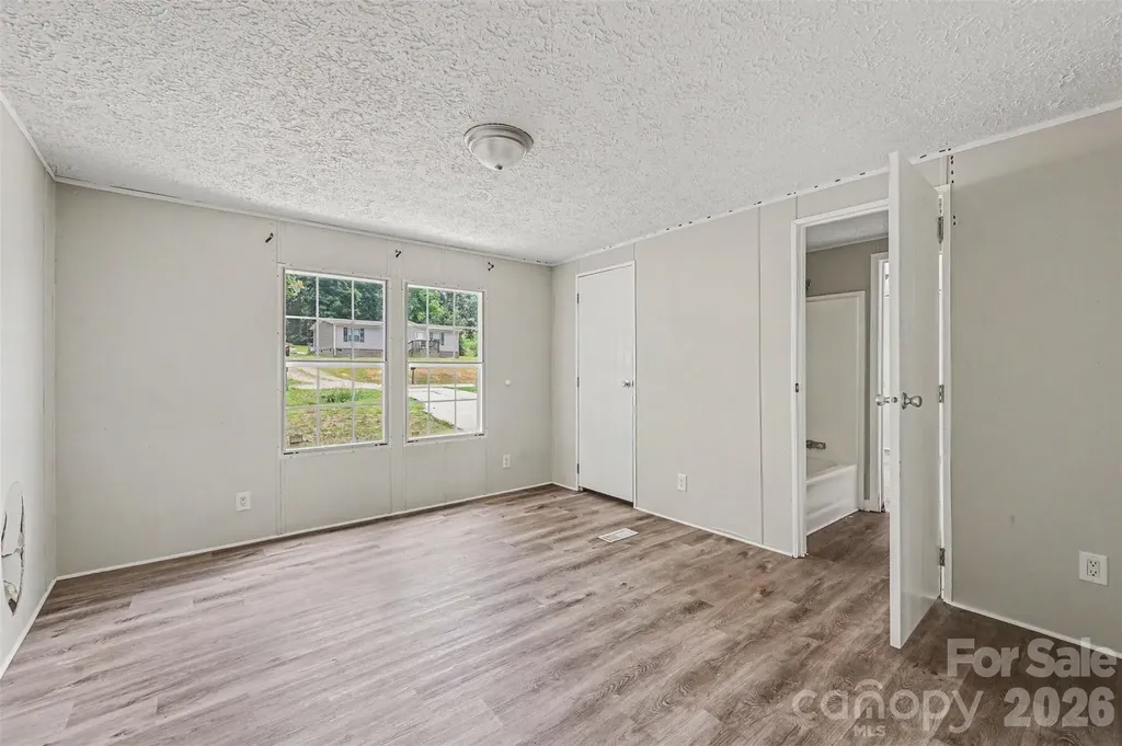 4533 Red Apple Drive Bessemer City NC 28016