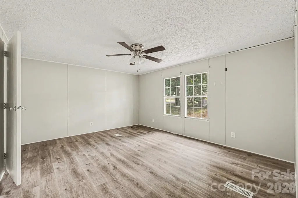 4533 Red Apple Drive Bessemer City NC 28016