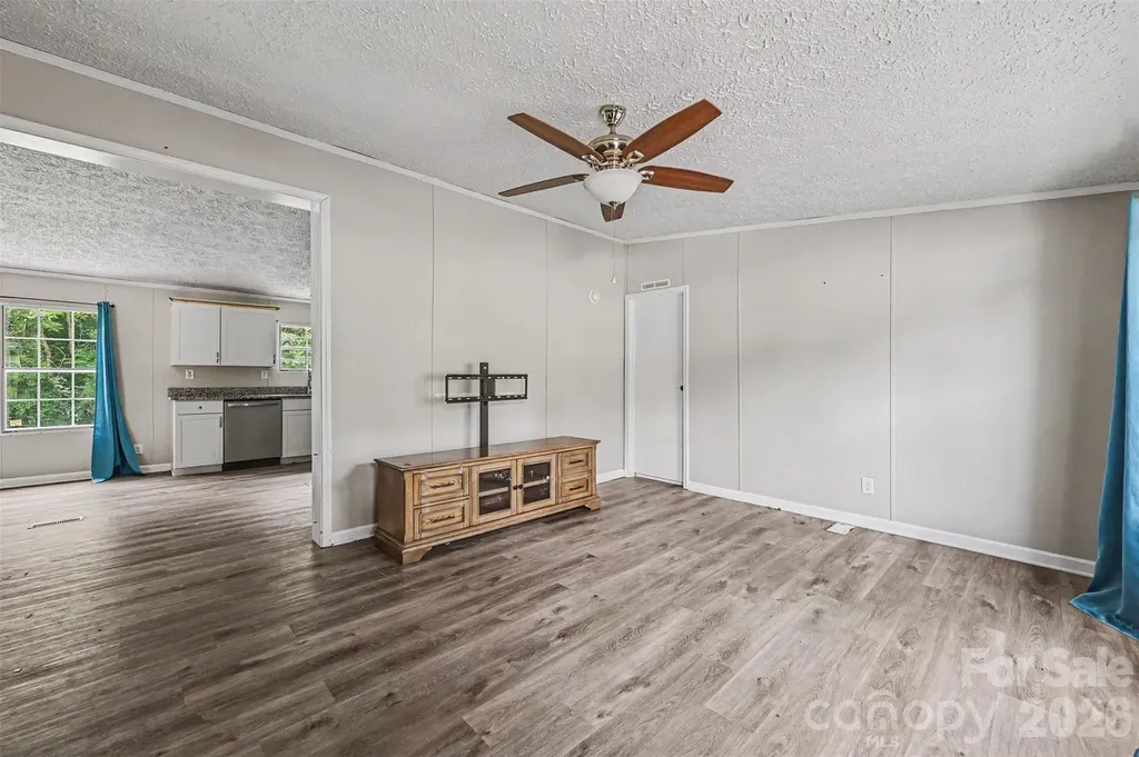 4533 Red Apple Drive Bessemer City NC 28016
