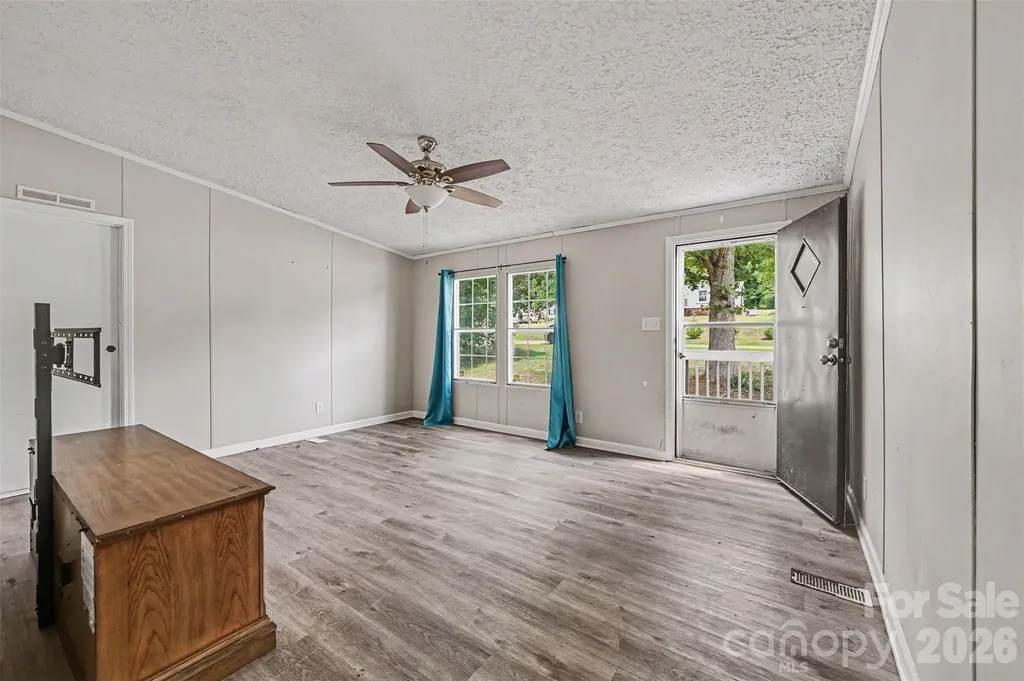 4533 Red Apple Drive Bessemer City NC 28016