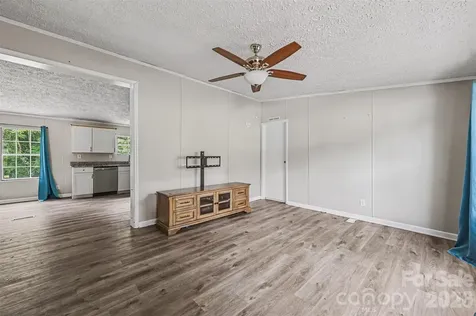 4533 Red Apple Drive Bessemer City NC 28016