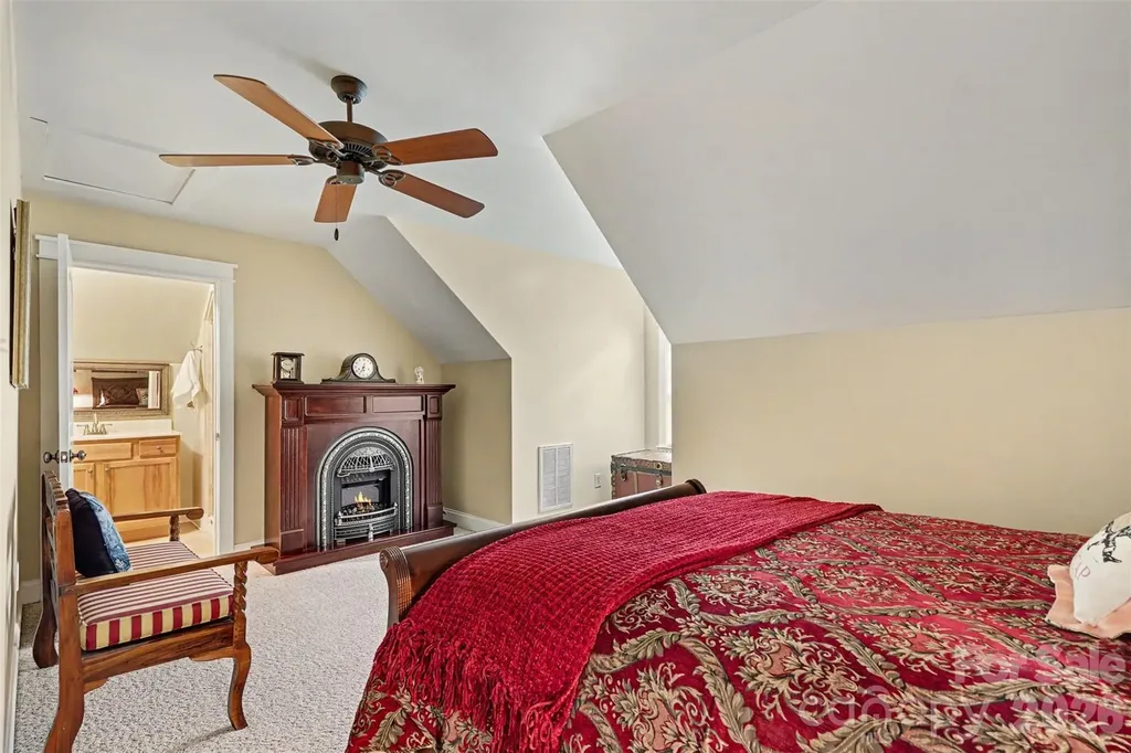 162 Twin Lakes Drive Statesville NC 28625