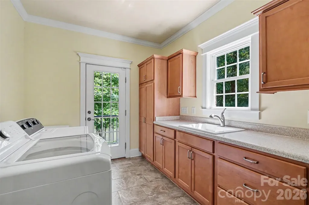 162 Twin Lakes Drive Statesville NC 28625