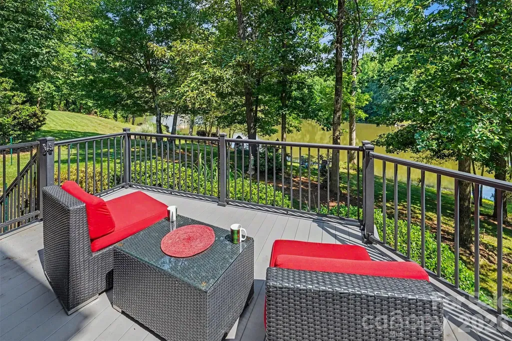 162 Twin Lakes Drive Statesville NC 28625