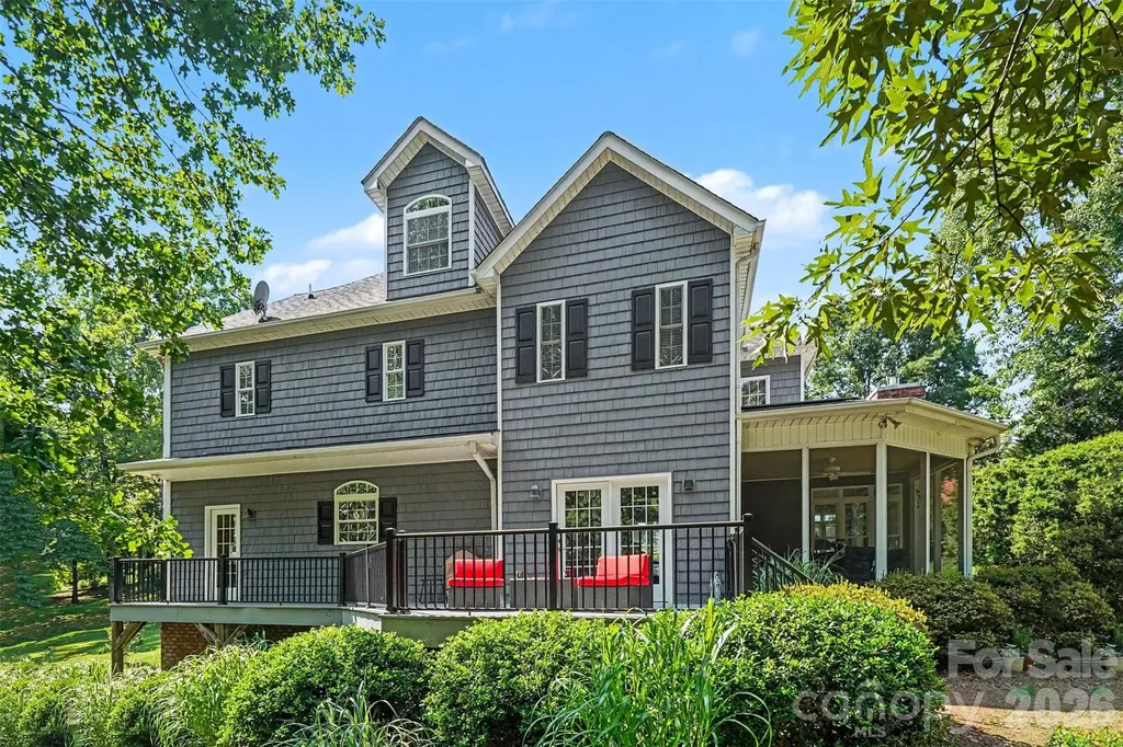 162 Twin Lakes Drive Statesville NC 28625
