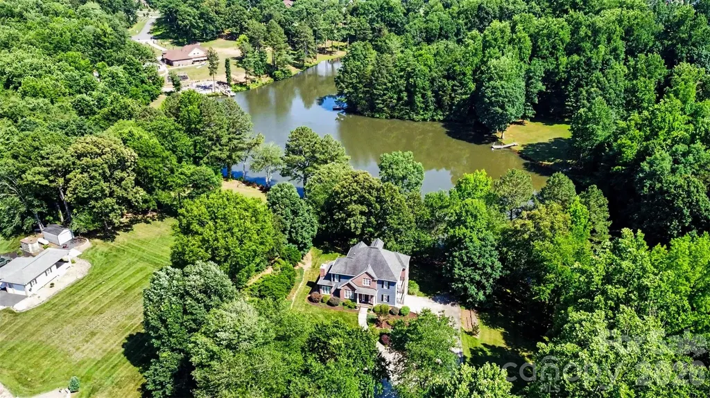 162 Twin Lakes Drive Statesville NC 28625