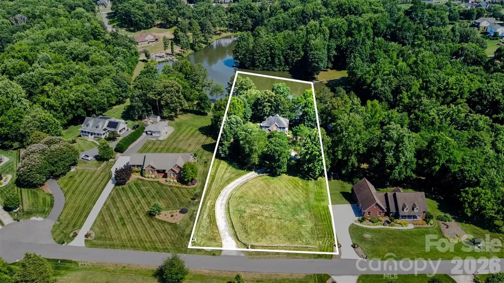 162 Twin Lakes Drive Statesville NC 28625