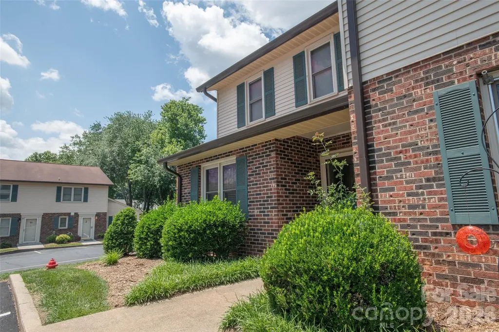 1330 5th Street NE Hickory NC 28601