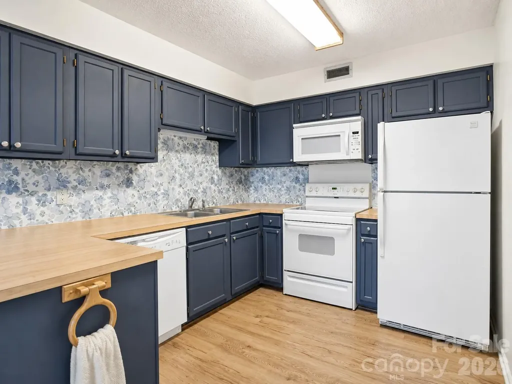 1330 5th Street NE Hickory NC 28601