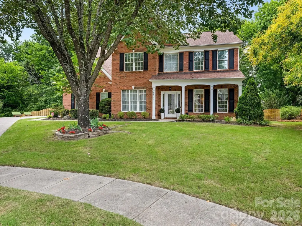 6807 Guinevere Drive Charlotte NC 28277