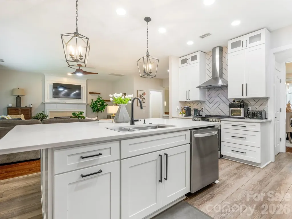 6807 Guinevere Drive Charlotte NC 28277