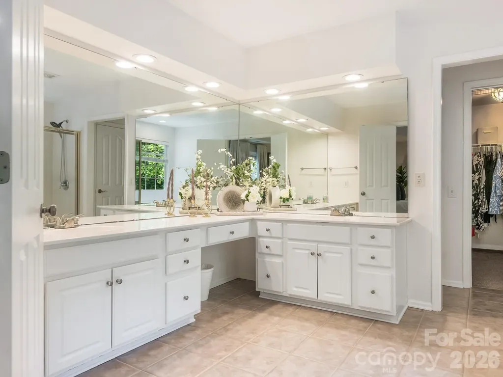 6807 Guinevere Drive Charlotte NC 28277