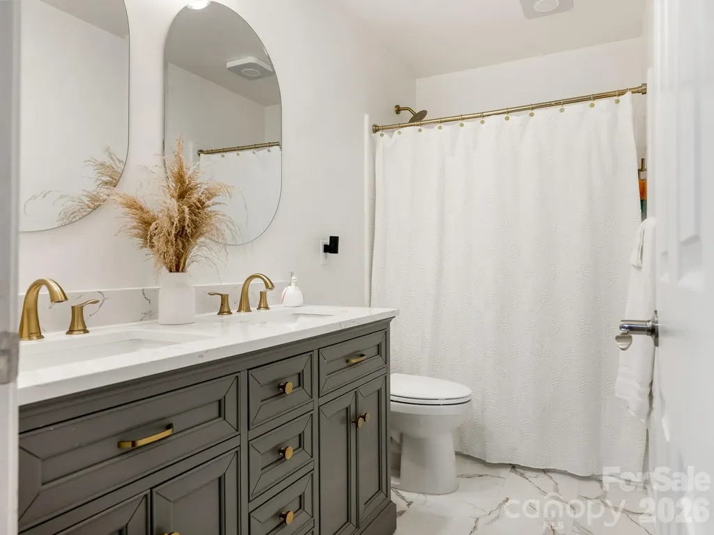 6807 Guinevere Drive Charlotte NC 28277